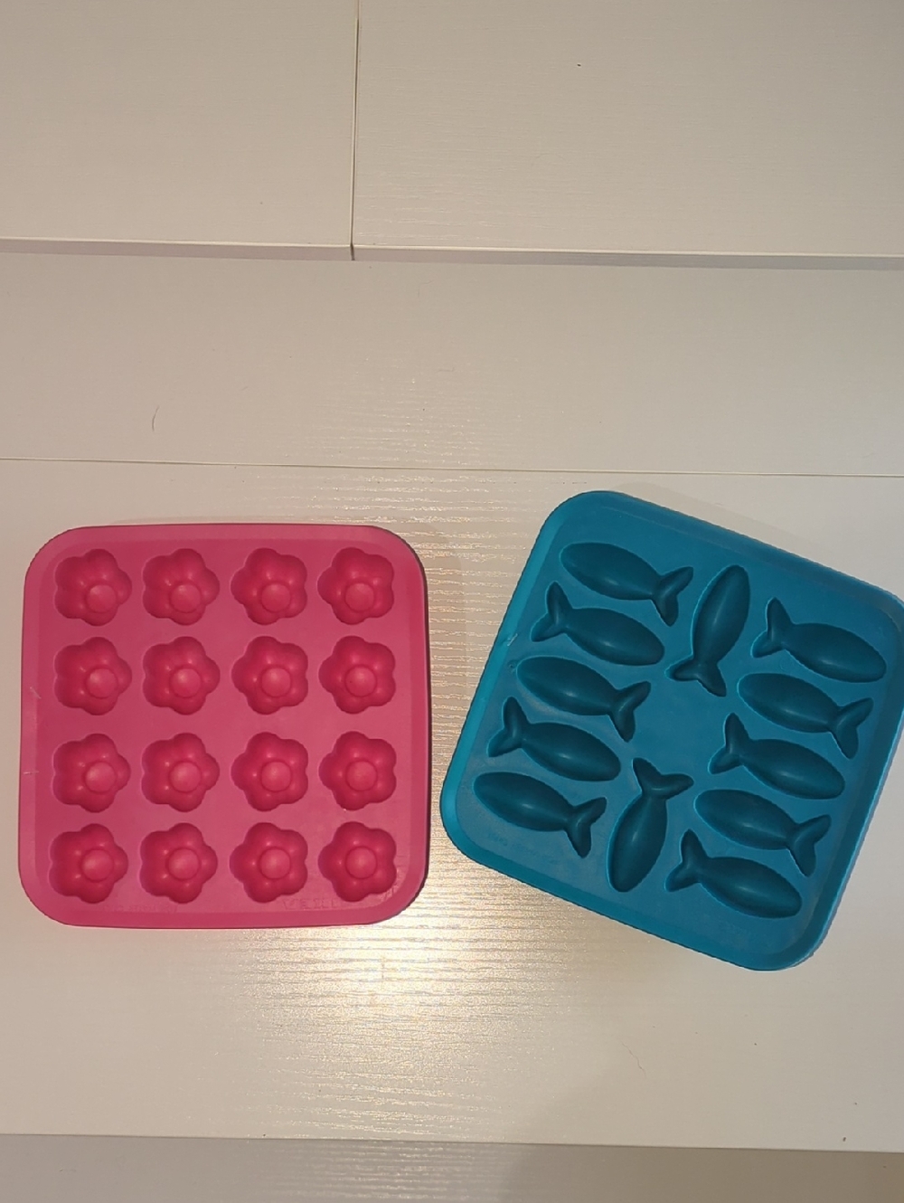 2 IKEA Novelty Silicone Flower and Fish Mold Set - Pink & Teal